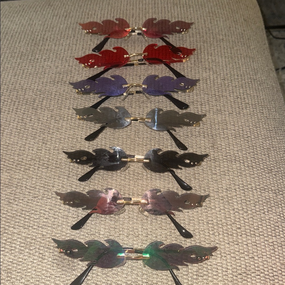 Stylish Multicolor Winged Sunglasses Set